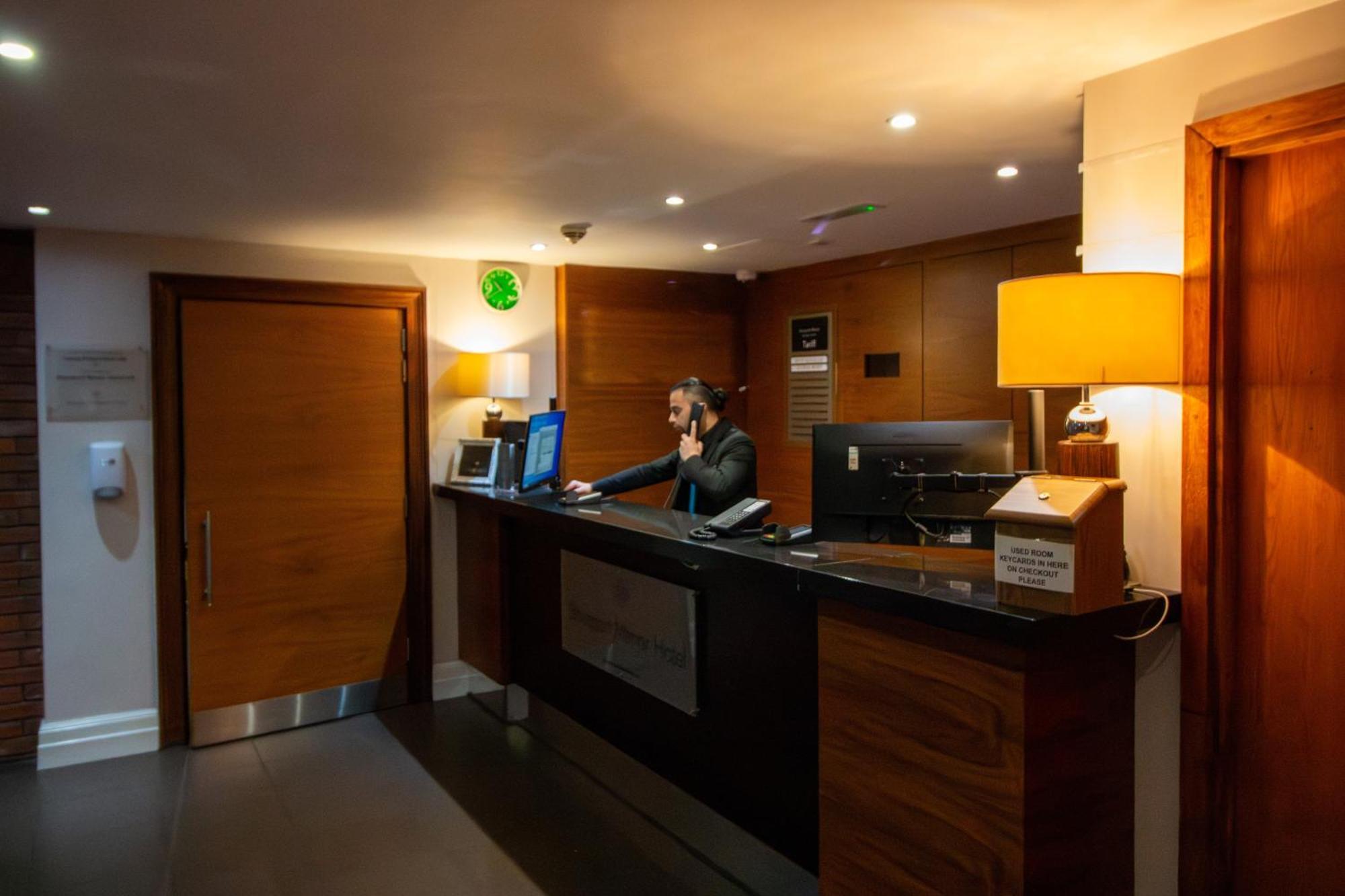 Stourport Manor Hotel Екстериор снимка
